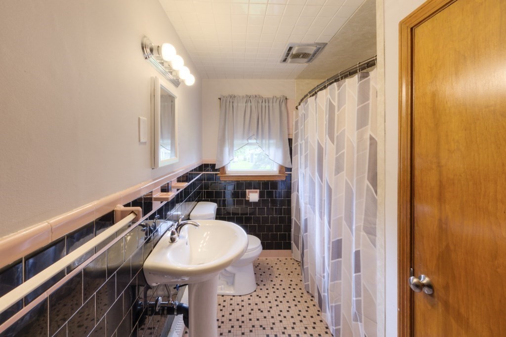 34 Saybrook Road Shrewsbury, MA 01545 - Photo 14 of 26 Gallery Image 14