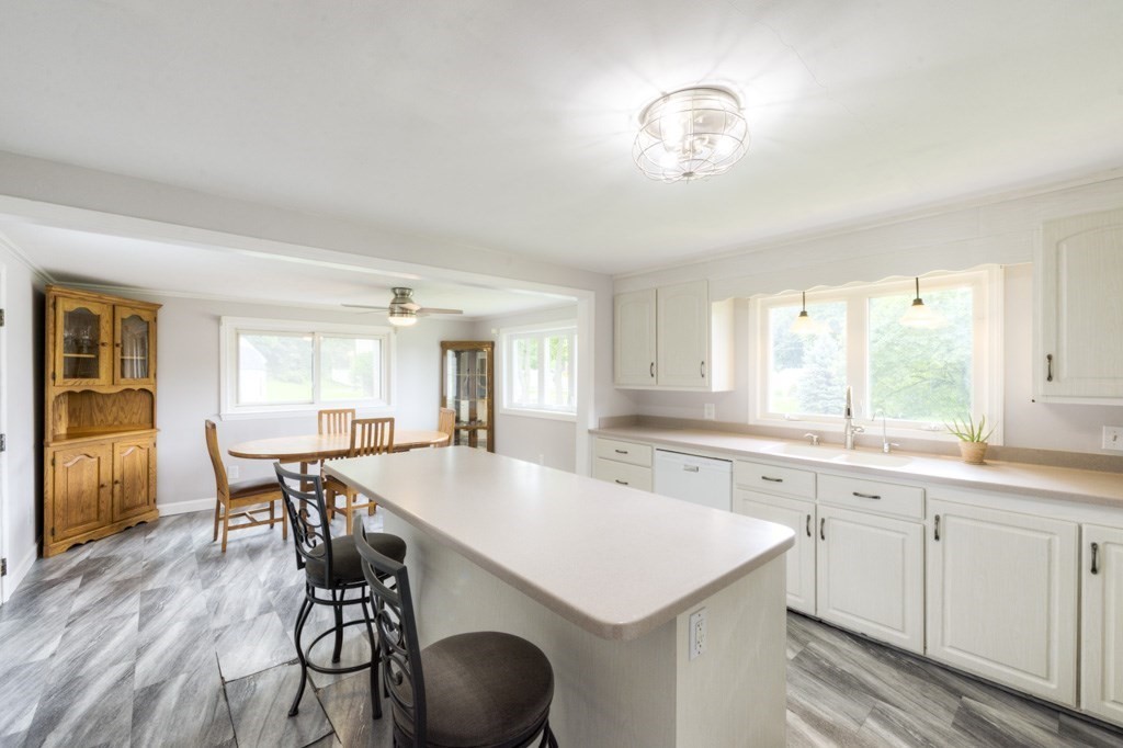 34 Saybrook Road Shrewsbury, MA 01545 - Photo 7 of 26 Gallery Image 7
