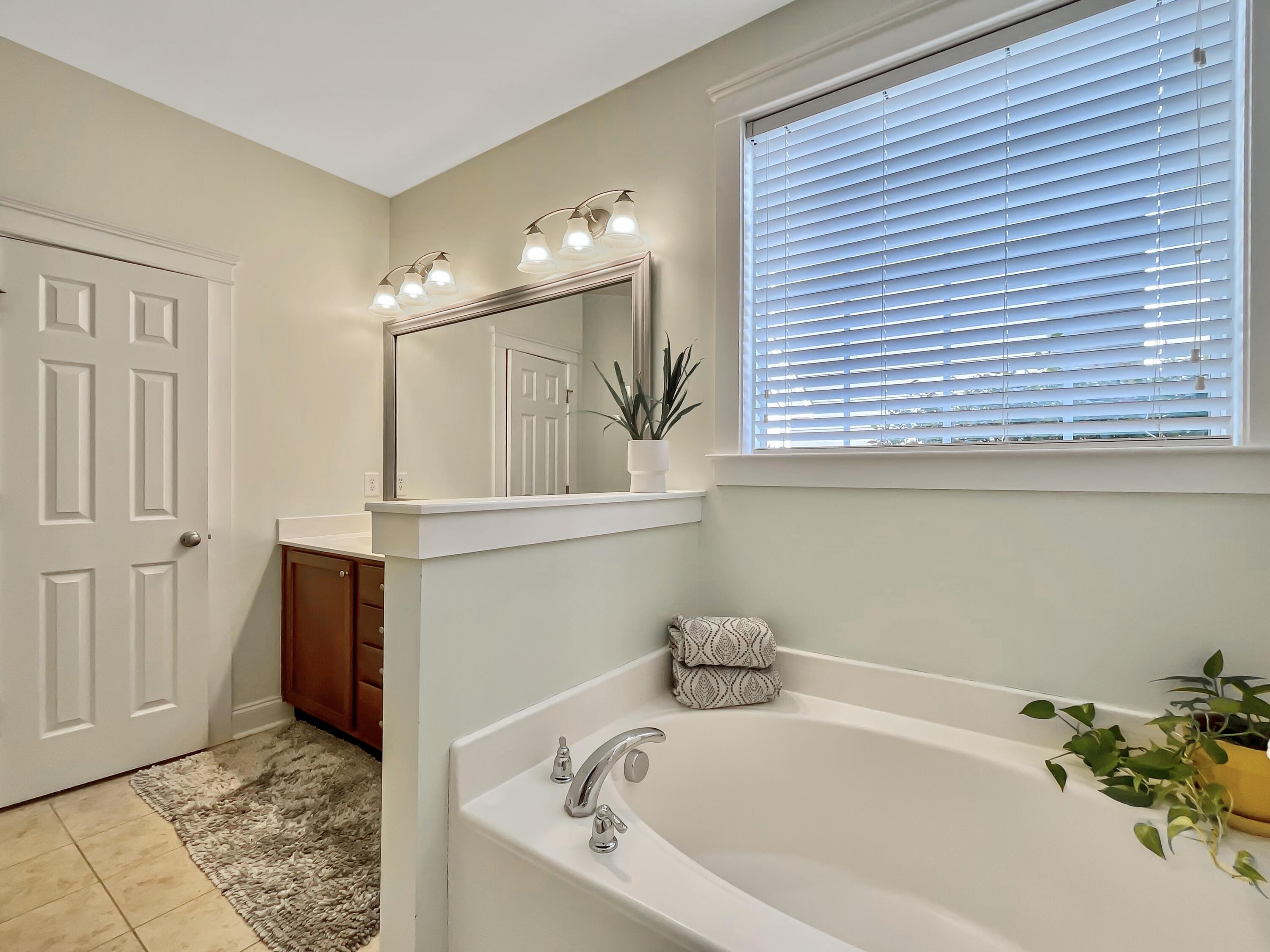 2812 Caitlin's Way Mount Pleasant, SC 29466 - Photo 13 of 37 Ensuite