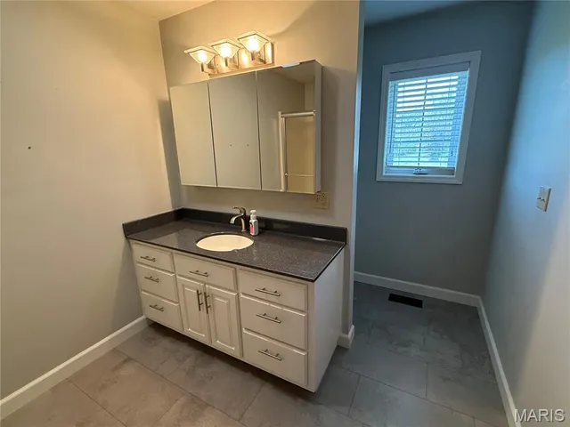 $294,900 | 113 East Wood Street, Shelbina, MO 63468