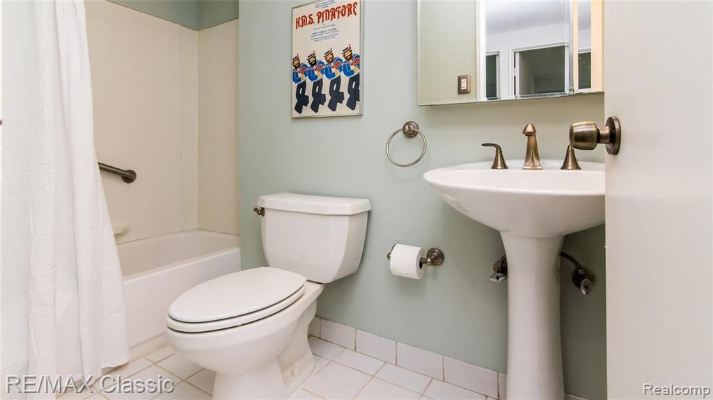 29726 Highmeadow Road Farmington Hills, MI 48334 - Photo 43 of 52