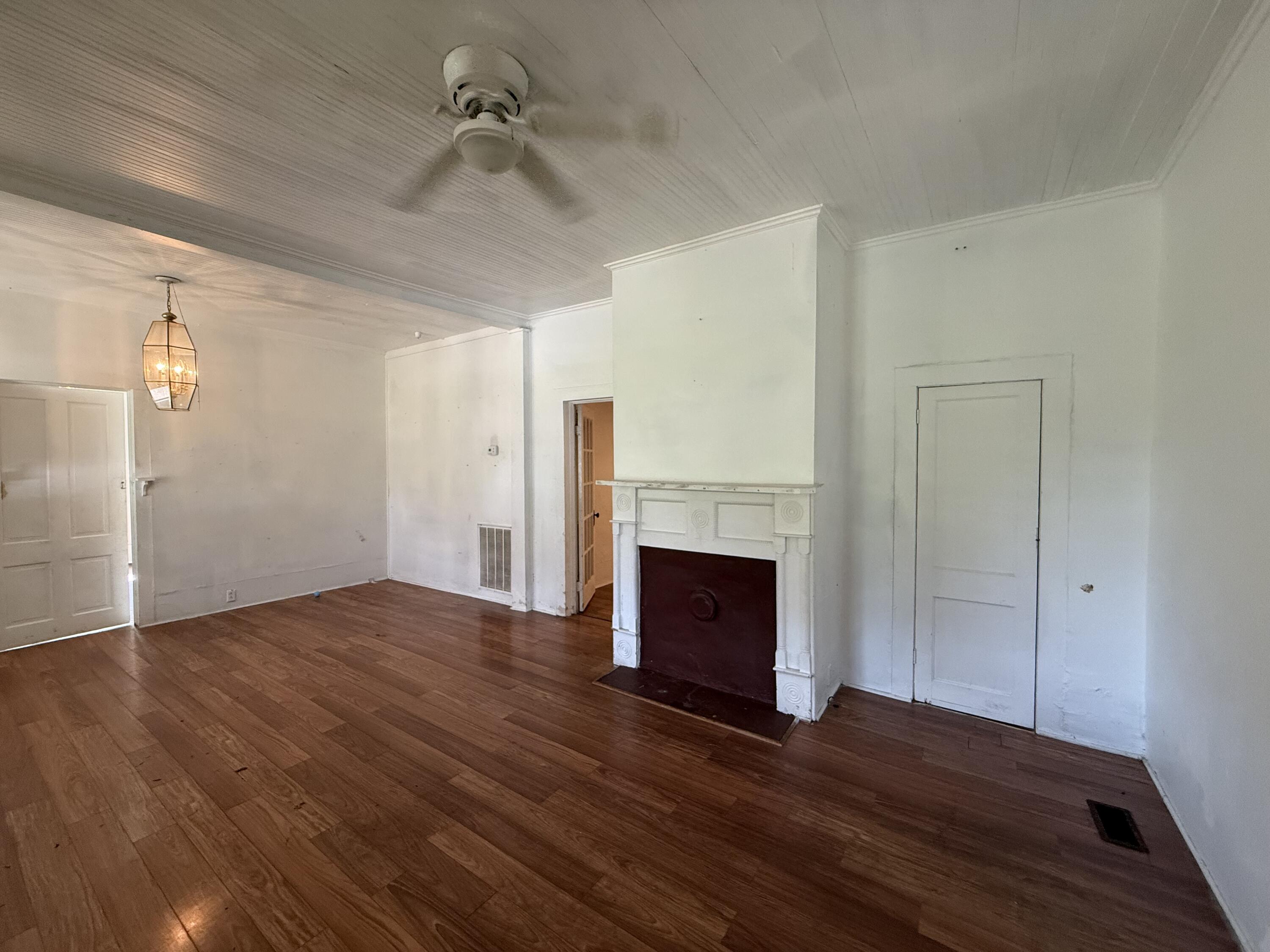 121 West Baruch Street Denmark, SC 29042 - Photo 4 of 14 IMG_2586