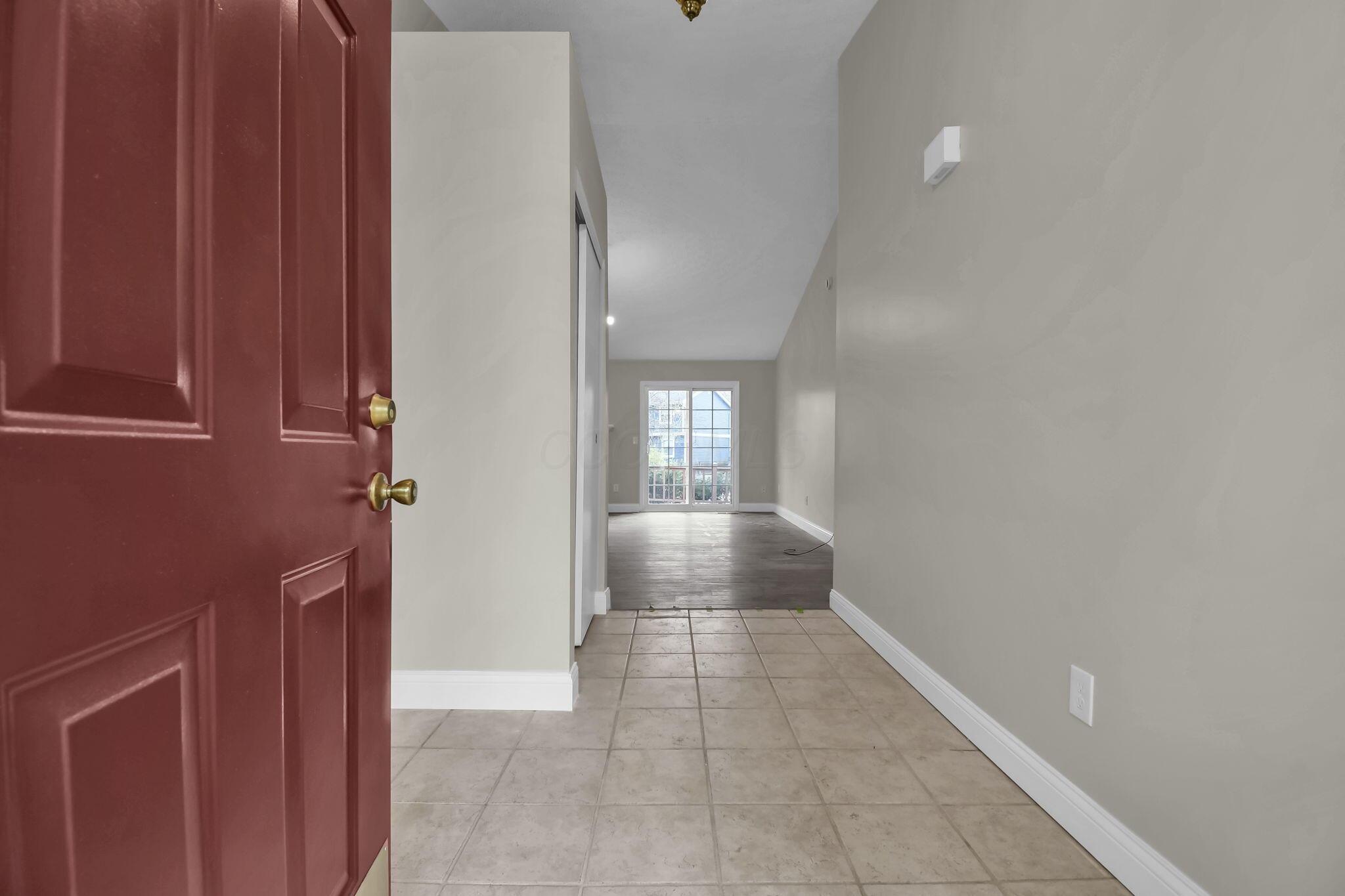 825 Lindenhaven Road Columbus, OH 43230 - Photo 3 of 27 3-web-or-mls-825-lindenhaven-rd