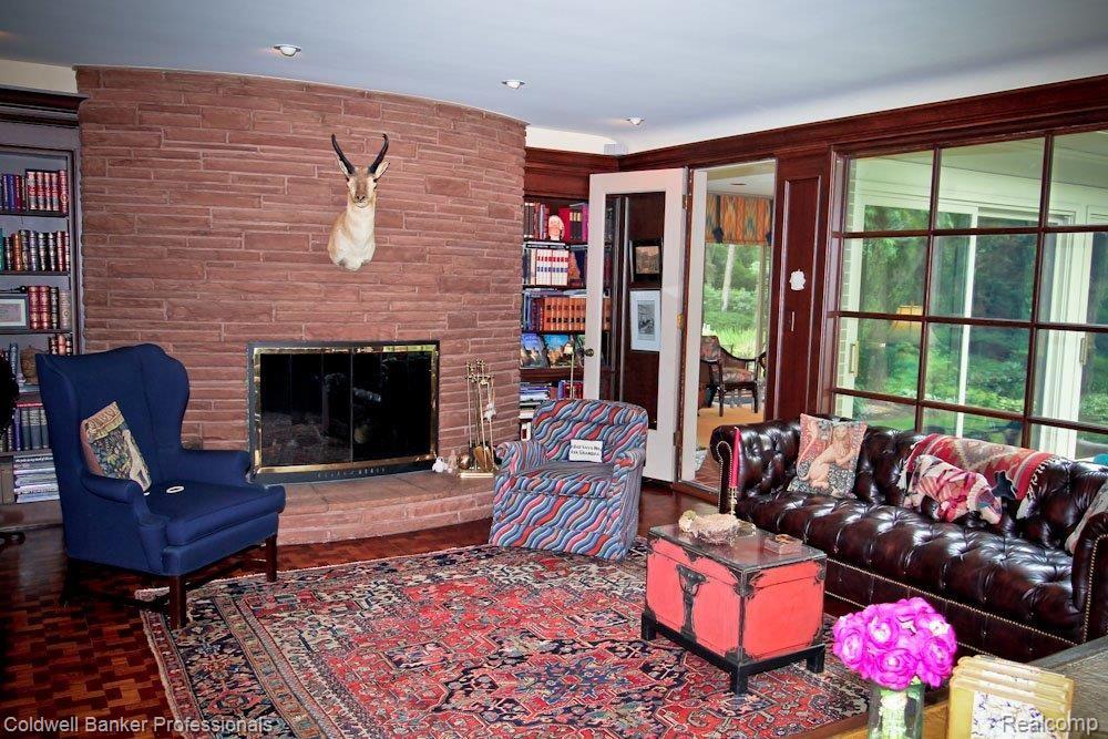 1320 Covington Road Bloomfield Hills, MI 48301 - Photo 8 of 25 IMG_8408.jpg