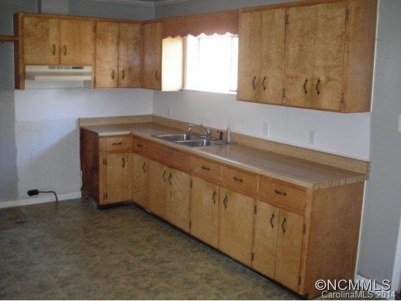 24 McDonald Road Arden, NC 28704 - Photo 4 of 12 Gallery Image 4