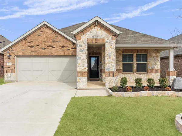 $2,300 | 3616 Kingsgarden Road, Denton, TX 76207