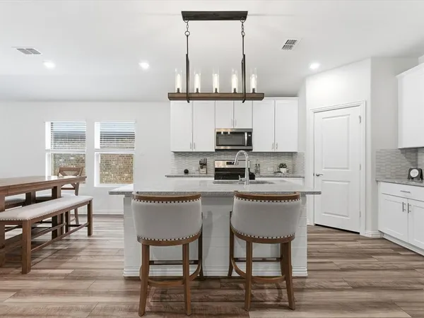 $2,300 | 3616 Kingsgarden Road, Denton, TX 76207