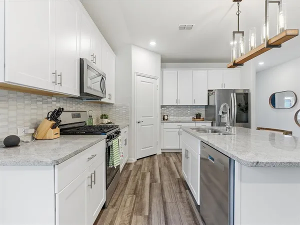 $2,300 | 3616 Kingsgarden Road, Denton, TX 76207