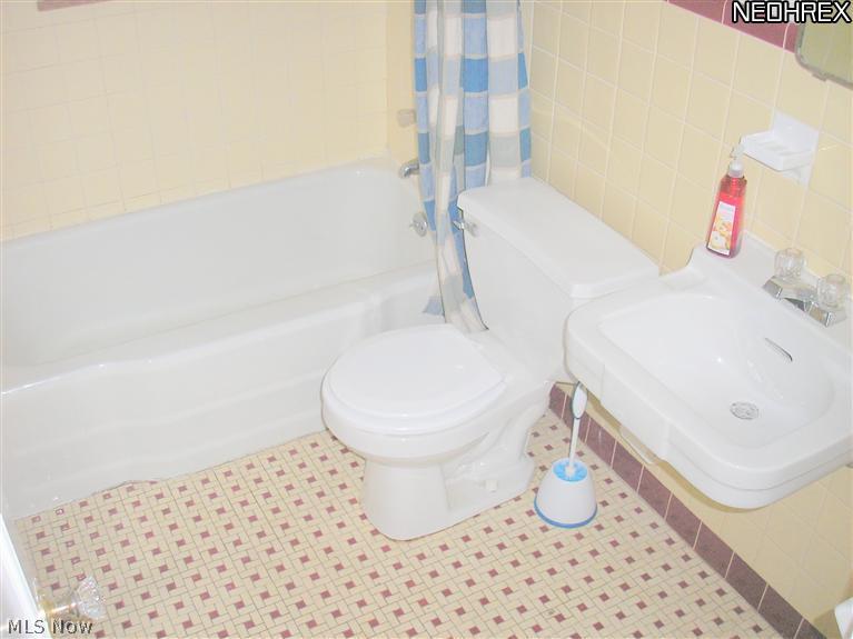 3325 Warren Road Cleveland, OH 44111 - Photo 13 of 16 Gallery Image 13