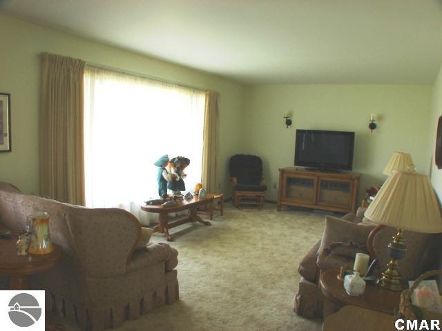 1360 South Ransom Road Ithaca, MI 48847 - Photo 4 of 24 1771706-3.JPG