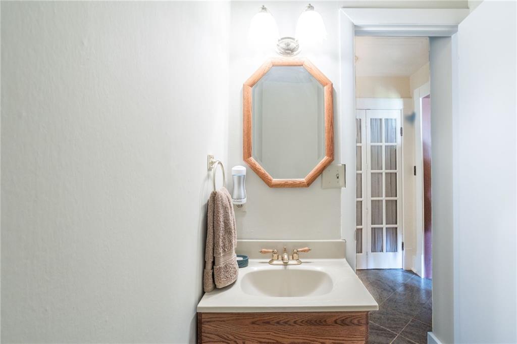 320 West 12th Street Anderson, IN 46016 - Photo 25 of 43