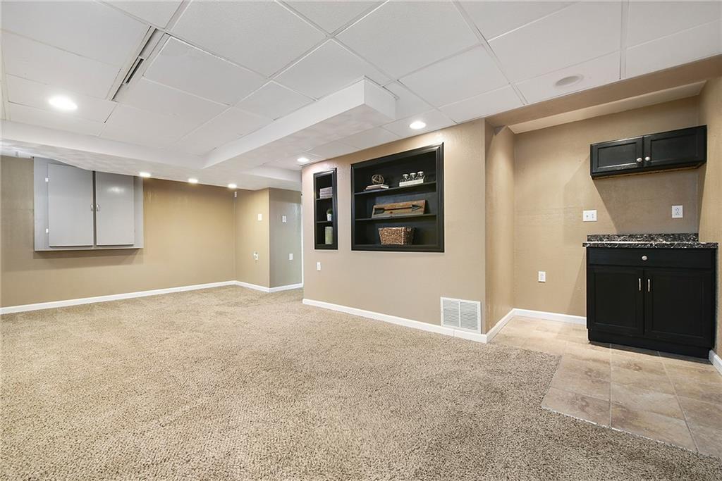 726 Greenlee Road Pittsburgh, PA 15227 - Photo 17 of 25