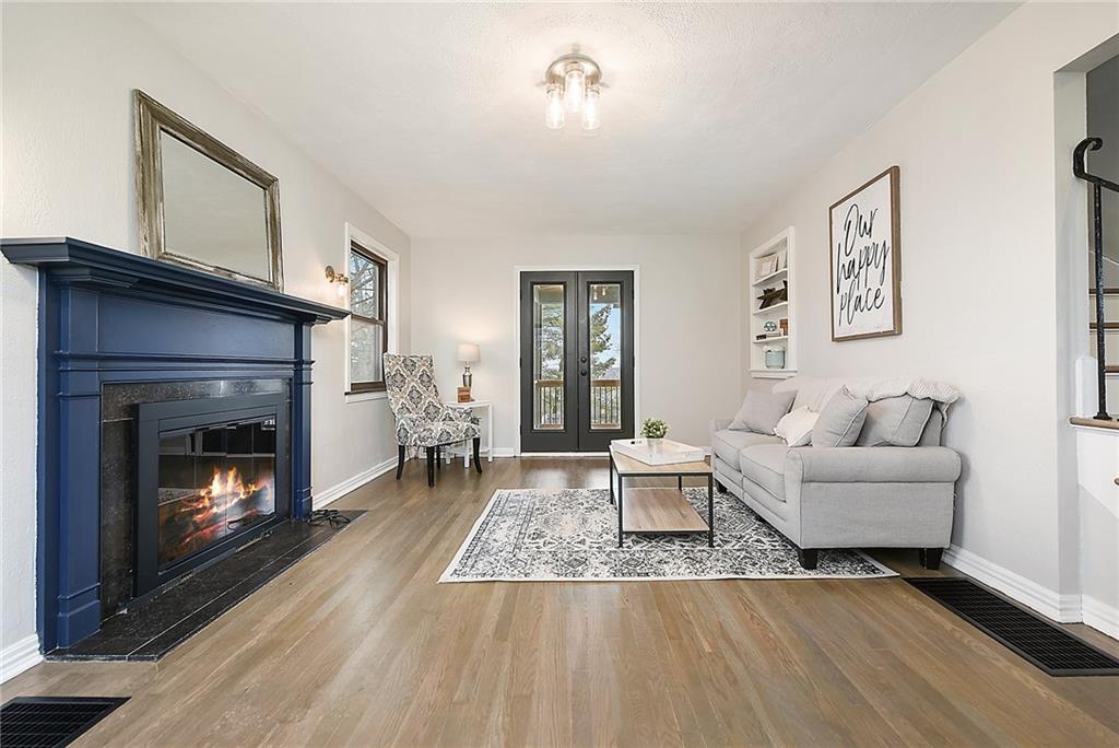 726 Greenlee Road Pittsburgh, PA 15227 - Photo 3 of 25