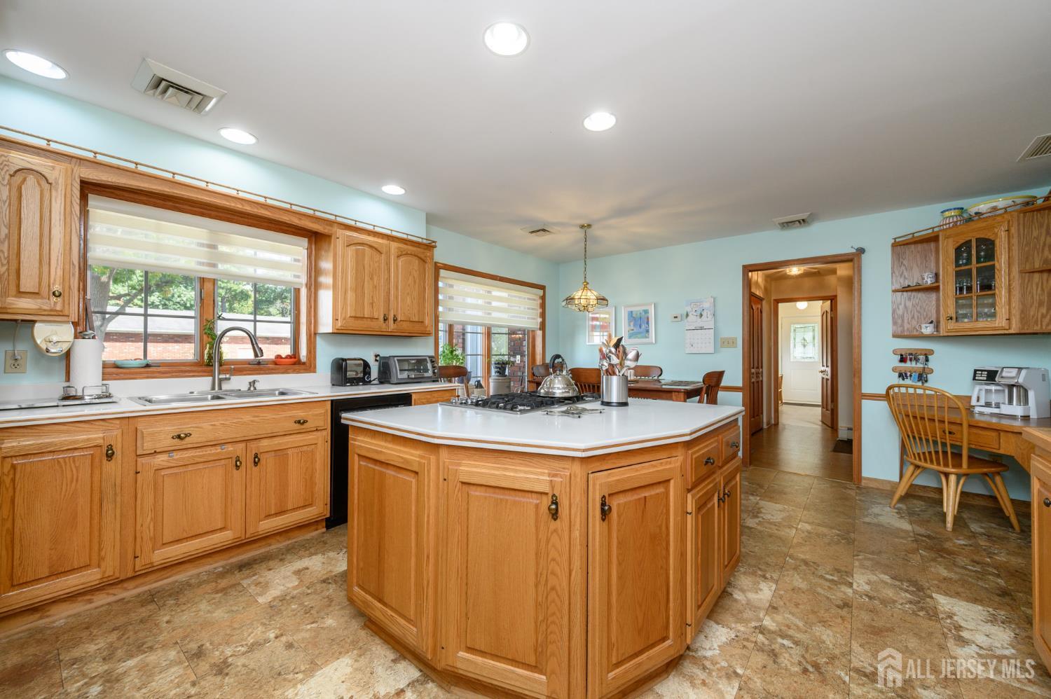1404 Columbus Road Burlington, NJ 08016 - Photo 8 of 60 Gallery Image 8