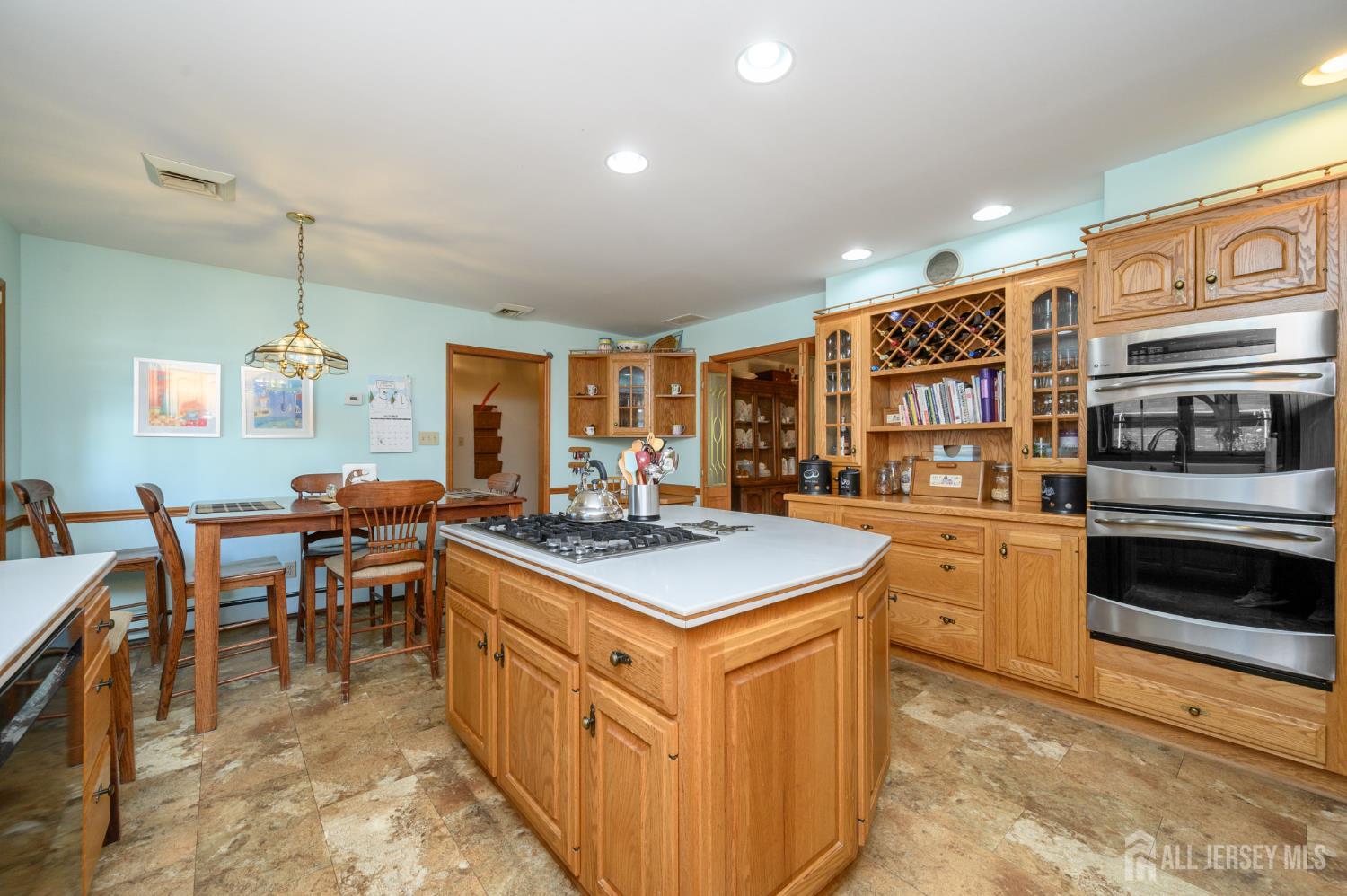 1404 Columbus Road Burlington, NJ 08016 - Photo 10 of 60 Gallery Image 10