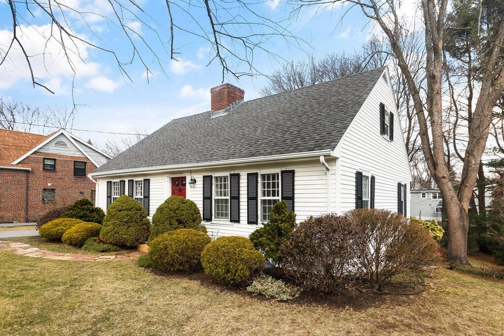 25 Albamont Road Winchester, MA 01890 - Photo 2 of 35 Gallery Image 2
