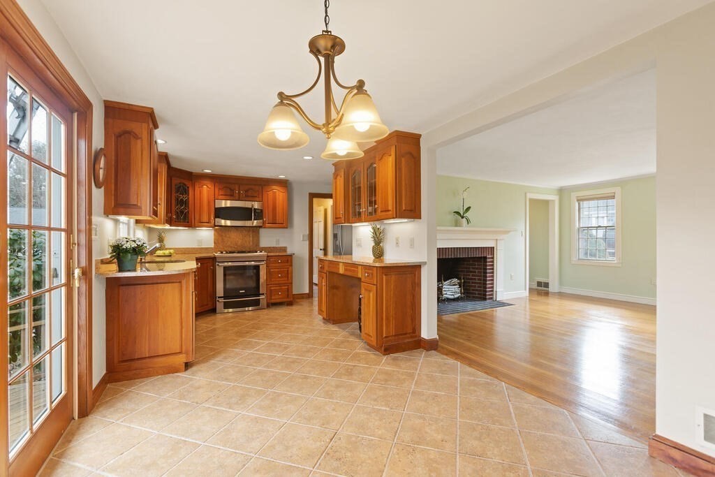 25 Albamont Road Winchester, MA 01890 - Photo 7 of 35 Gallery Image 7