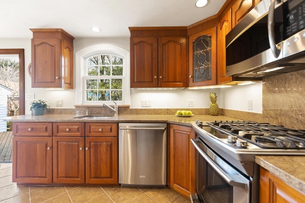 25 Albamont Road Winchester, MA 01890 - Photo 8 of 35 Gallery Image 8