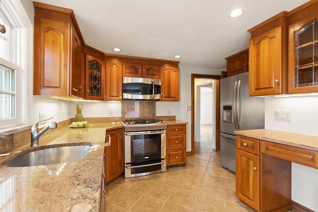 25 Albamont Road Winchester, MA 01890 - Photo 10 of 35 Gallery Image 10