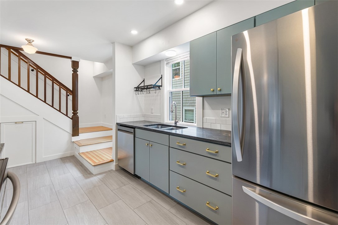 128 Sheldon Street Providence, RI 02906 - Photo 16 of 40