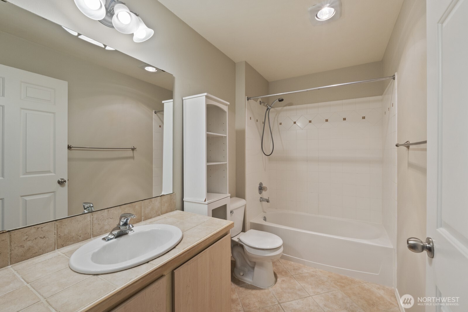 600 North 85th Street, Unit 401 Seattle, WA 98103 - Photo 24 of 39