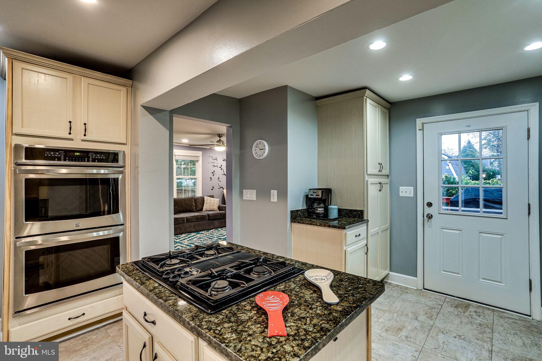 9907 Renfrew Road Silver Spring, MD 20901 - Photo 11 of 32 Double ovens and gas range