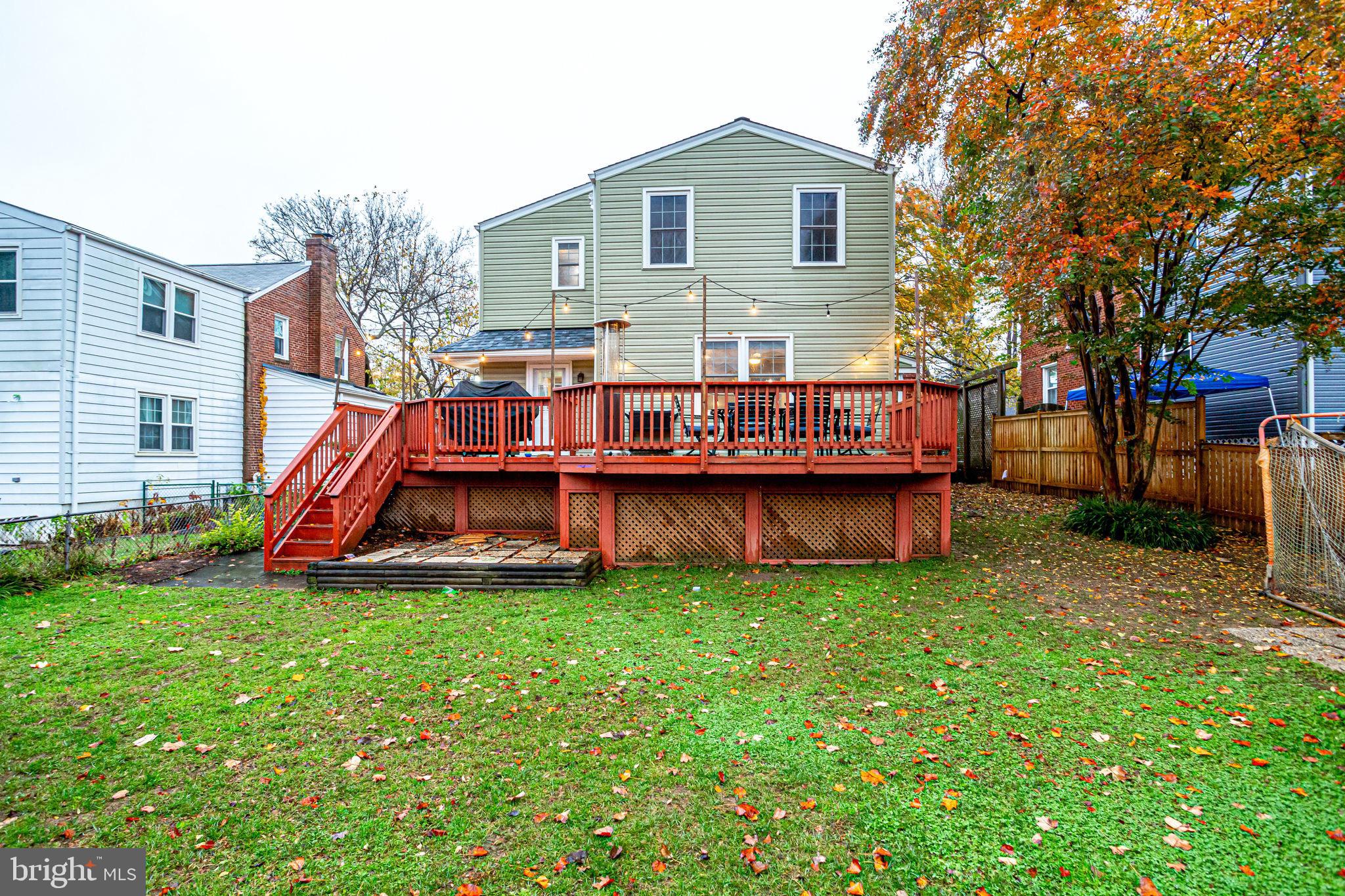 9907 Renfrew Road Silver Spring, MD 20901 - Photo 29 of 32 Flat and private backyard
