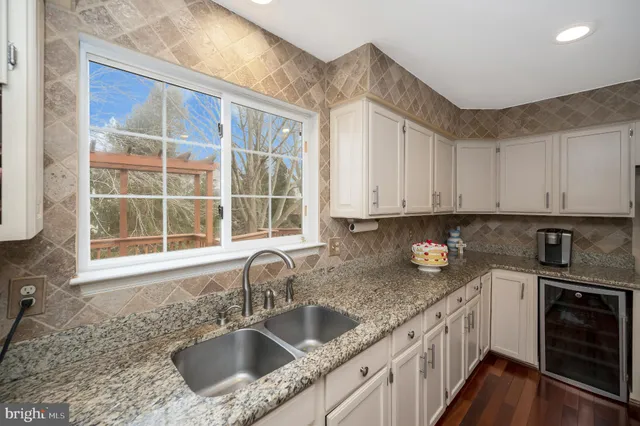 $915,000 | 9309 East Carondelet Drive, Manassas Park, VA 20111