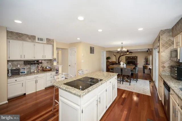 $915,000 | 9309 East Carondelet Drive, Manassas Park, VA 20111