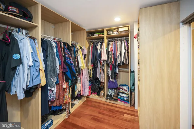 $915,000 | 9309 East Carondelet Drive, Manassas Park, VA 20111