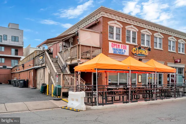 $915,000 | 9309 East Carondelet Drive, Manassas Park, VA 20111