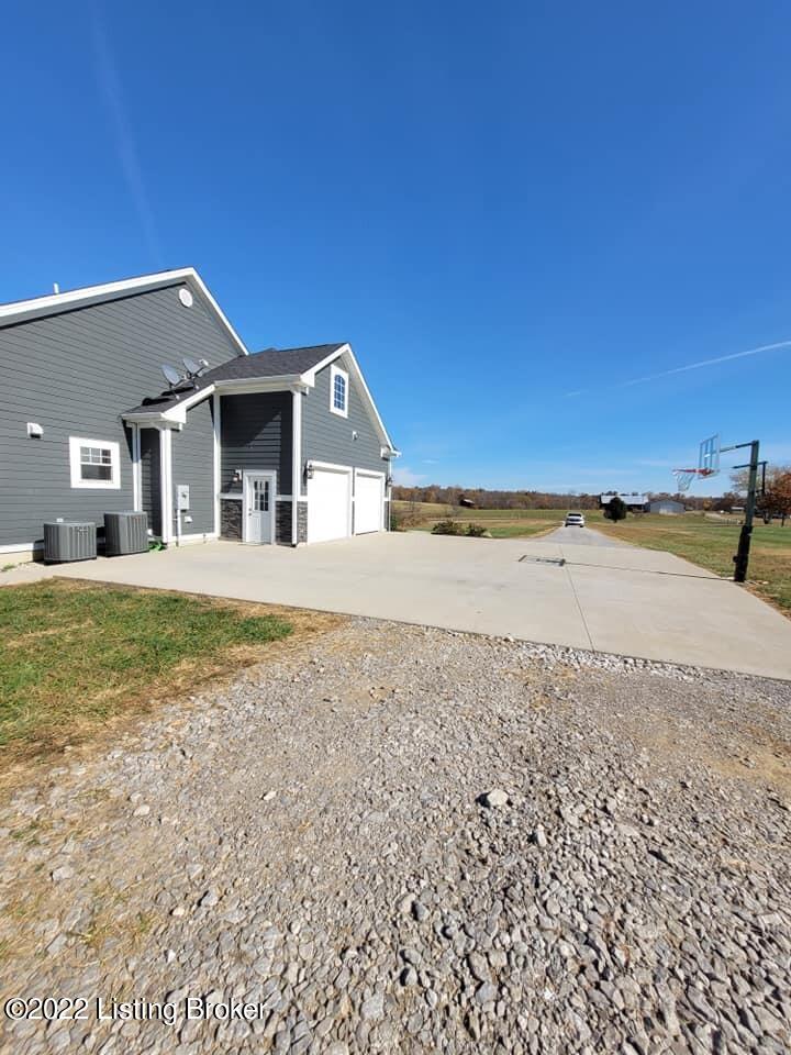 2438 Tom Harris Road Carrollton, KY 41008 - Photo 9 of 81 Tom Harris gararage