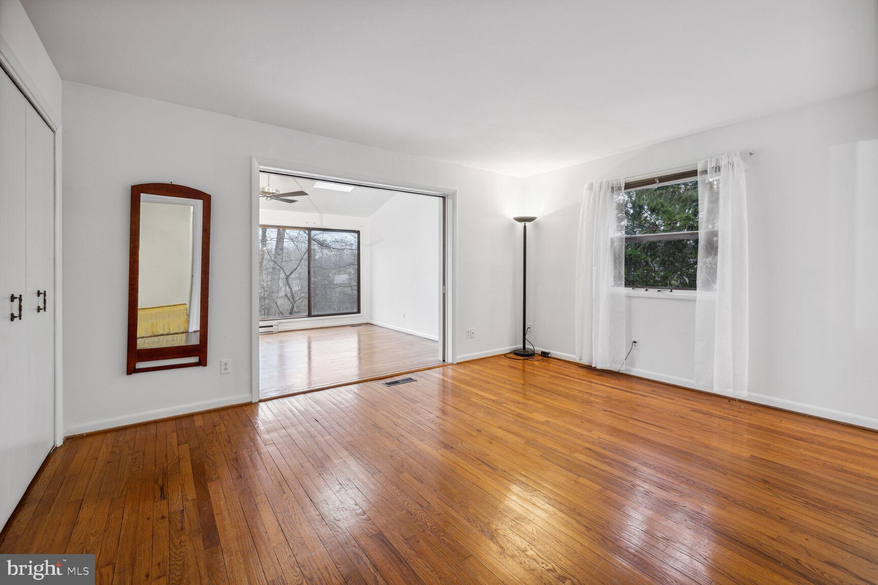 318 Halsey Road Annapolis, MD 21401 - Photo 13 of 19 MBR (15' X12') opens to sunroom