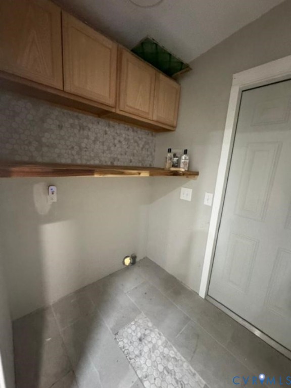 18384 Wakefield Road Courtland, VA 23837 - Photo 7 of 17 Laundry