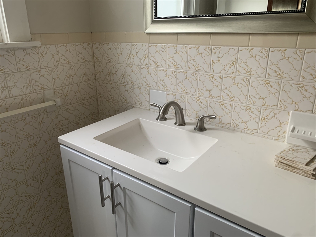 347 Lawton Street, Unit 2 Fall River, MA 02721 - Photo 12 of 14