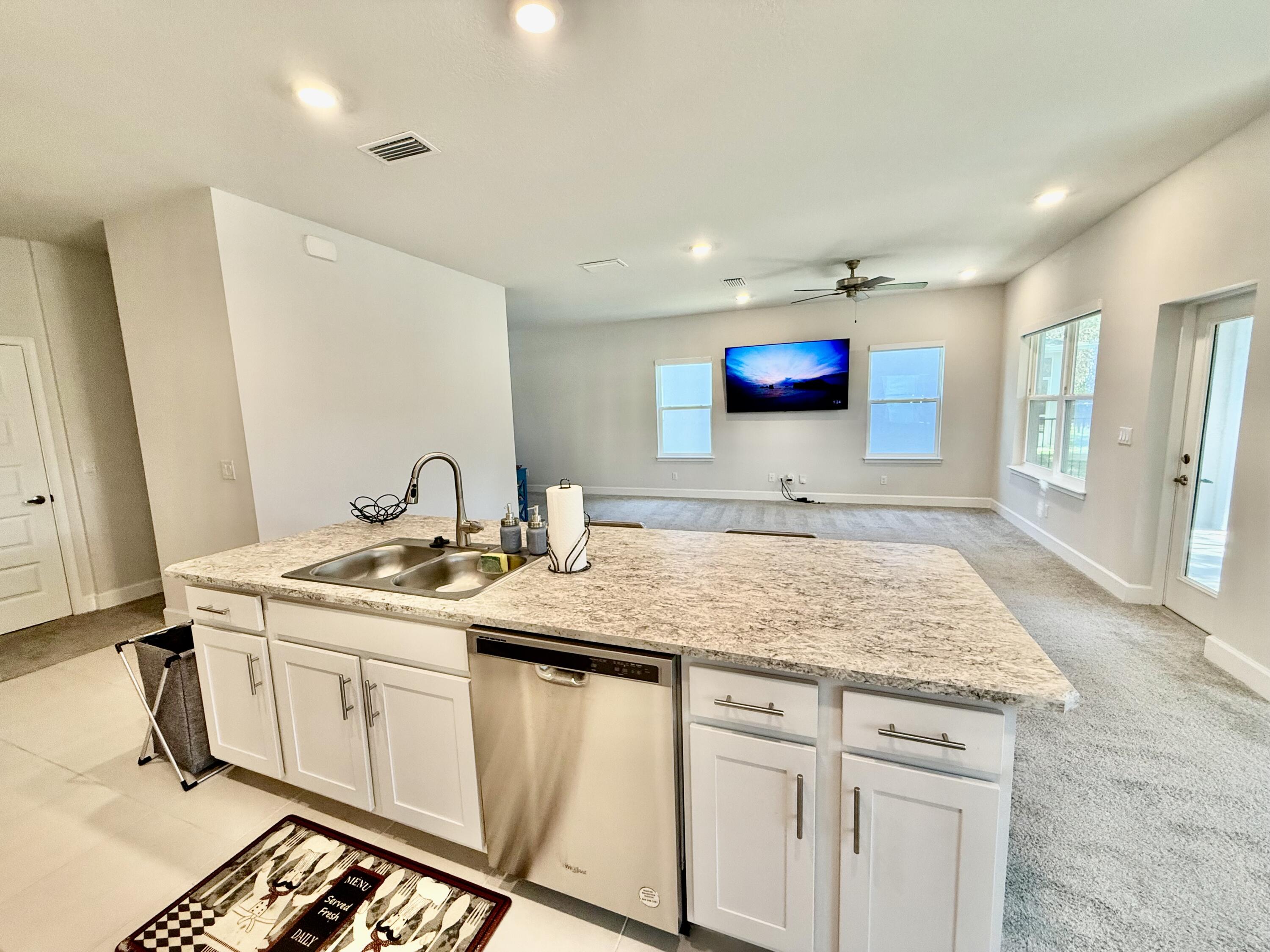 692 Northeast Turtleback Trail Port St. Lucie, FL 34983 - Photo 16 of 32 IMG_7339