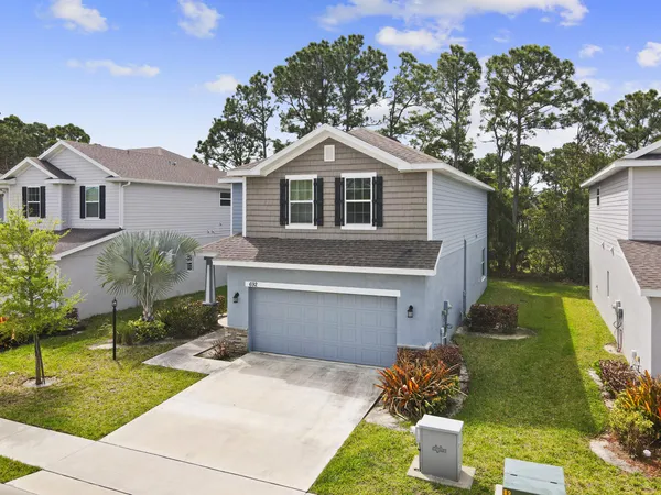 $2,900 | 692 Northeast Turtleback Trail, Port St. Lucie, FL 34983