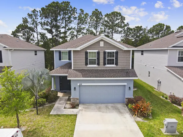 $2,900 | 692 Northeast Turtleback Trail, Port St. Lucie, FL 34983