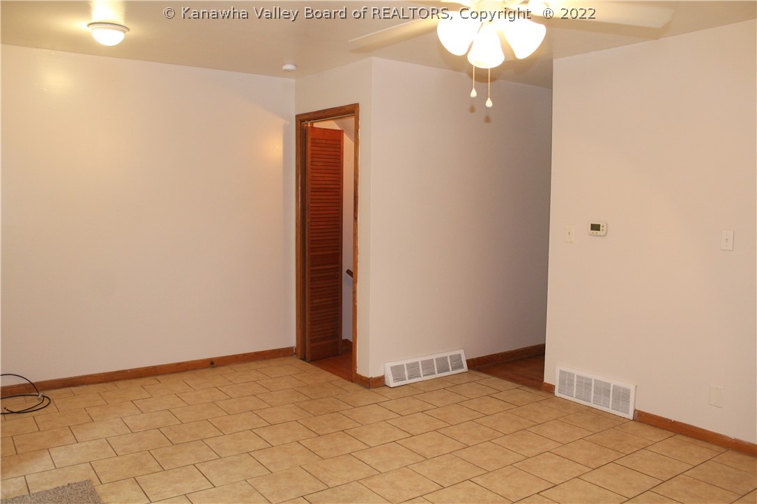 725 Castlegate Road South Charleston, WV 25303 - Photo 9 of 26 Gallery Image 9