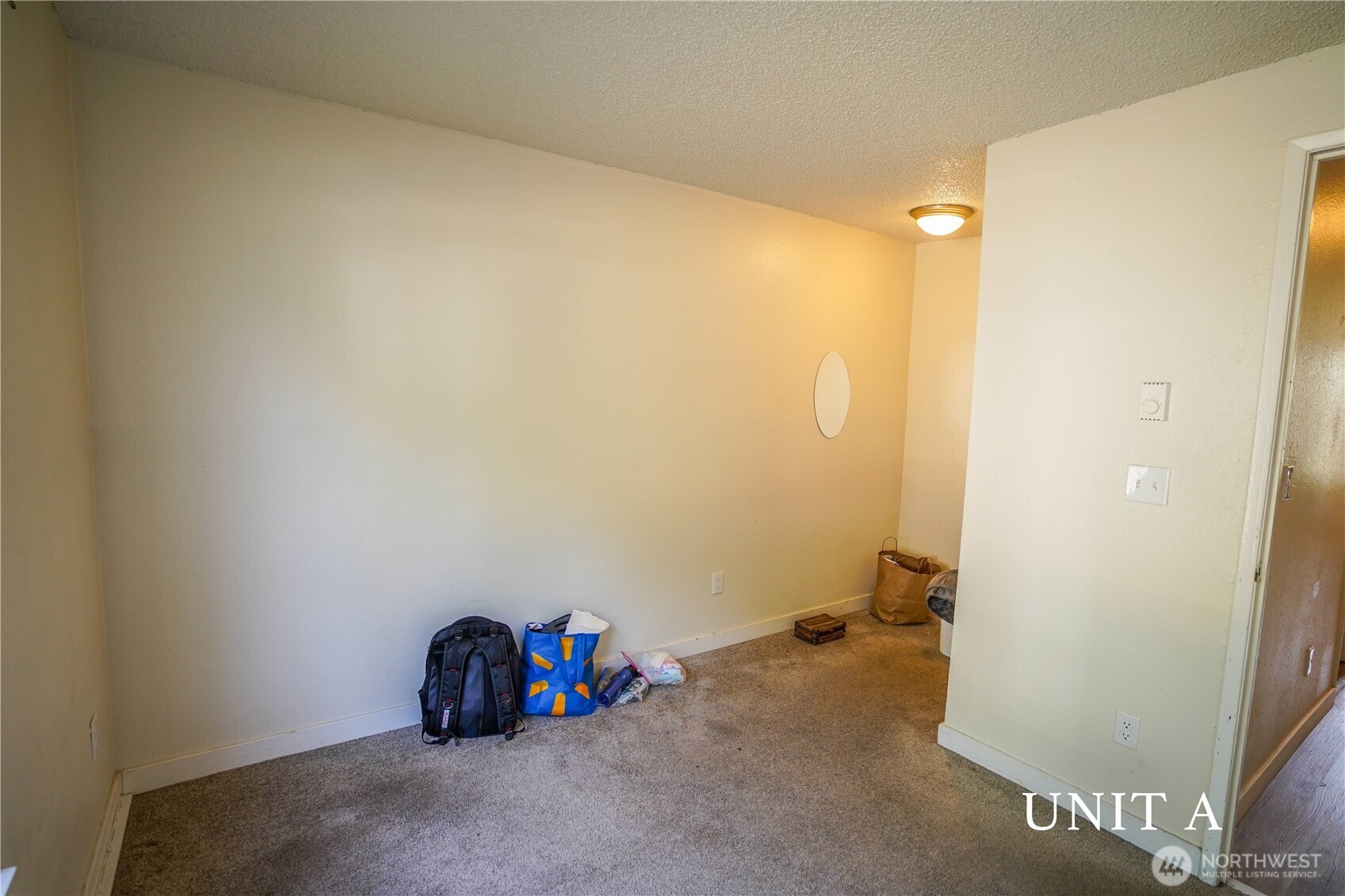115 South 339th Circle Federal Way, WA 98003 - Photo 13 of 35 a room with a window