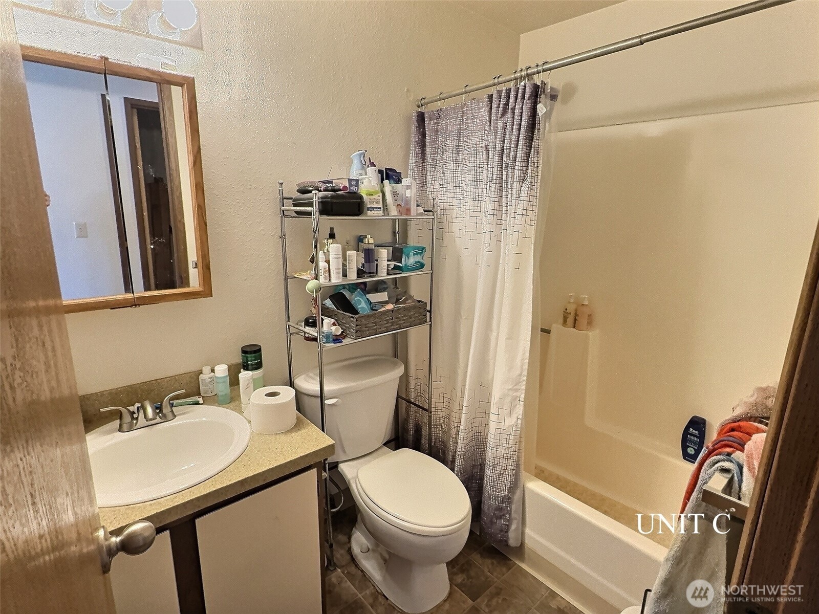 115 South 339th Circle Federal Way, WA 98003 - Photo 29 of 35 a bathroom with a sink toilet and shower