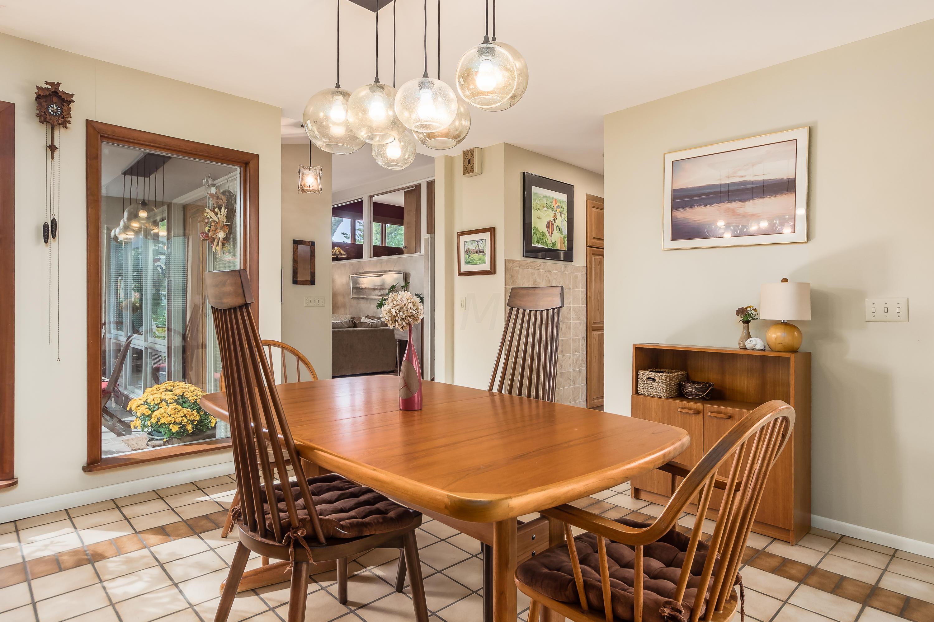 2703 Mt Holyoke Road Columbus, OH 43221 - Photo 9 of 33