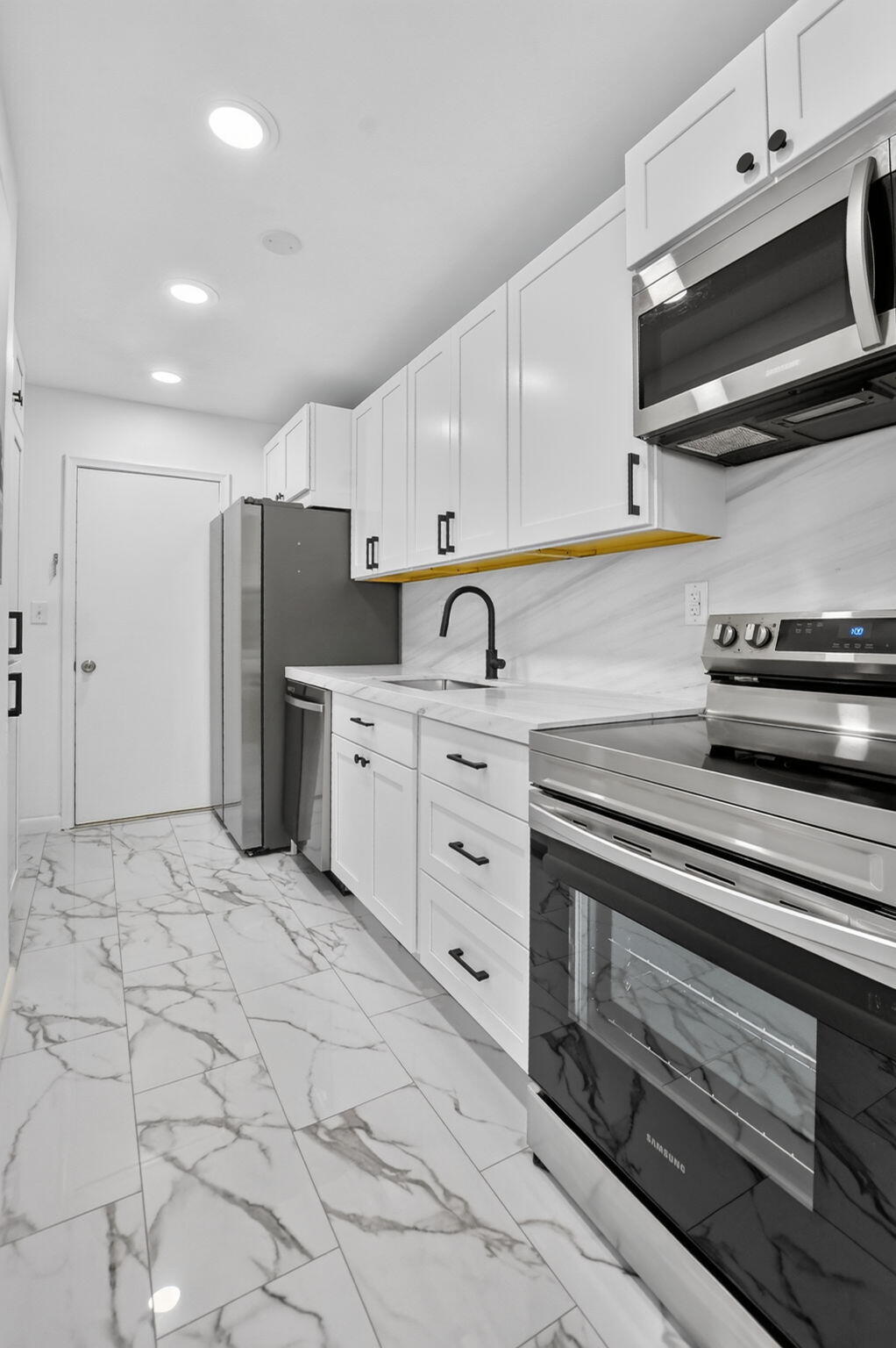 298 Southwest 6th Street, Unit 204 Boca Raton, FL 33432 - Photo 10 of 18 11-web-or-mls-DSC_3143