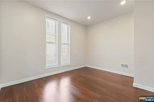 $2,400 | 824 George Street, Unit 1, Plainfield, NJ 07062