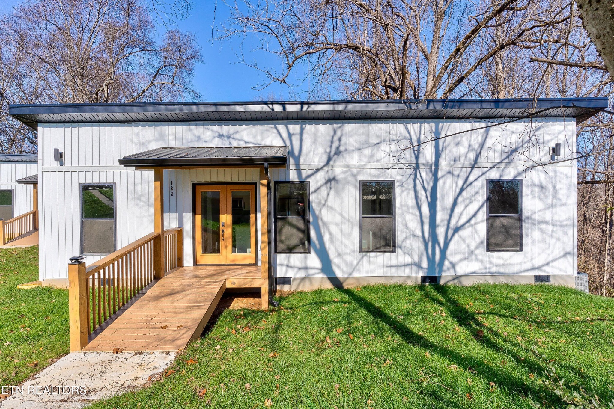 122 Warrior Lane Oak Ridge, TN 37830 - Photo 1 of 16 Gallery Image 1