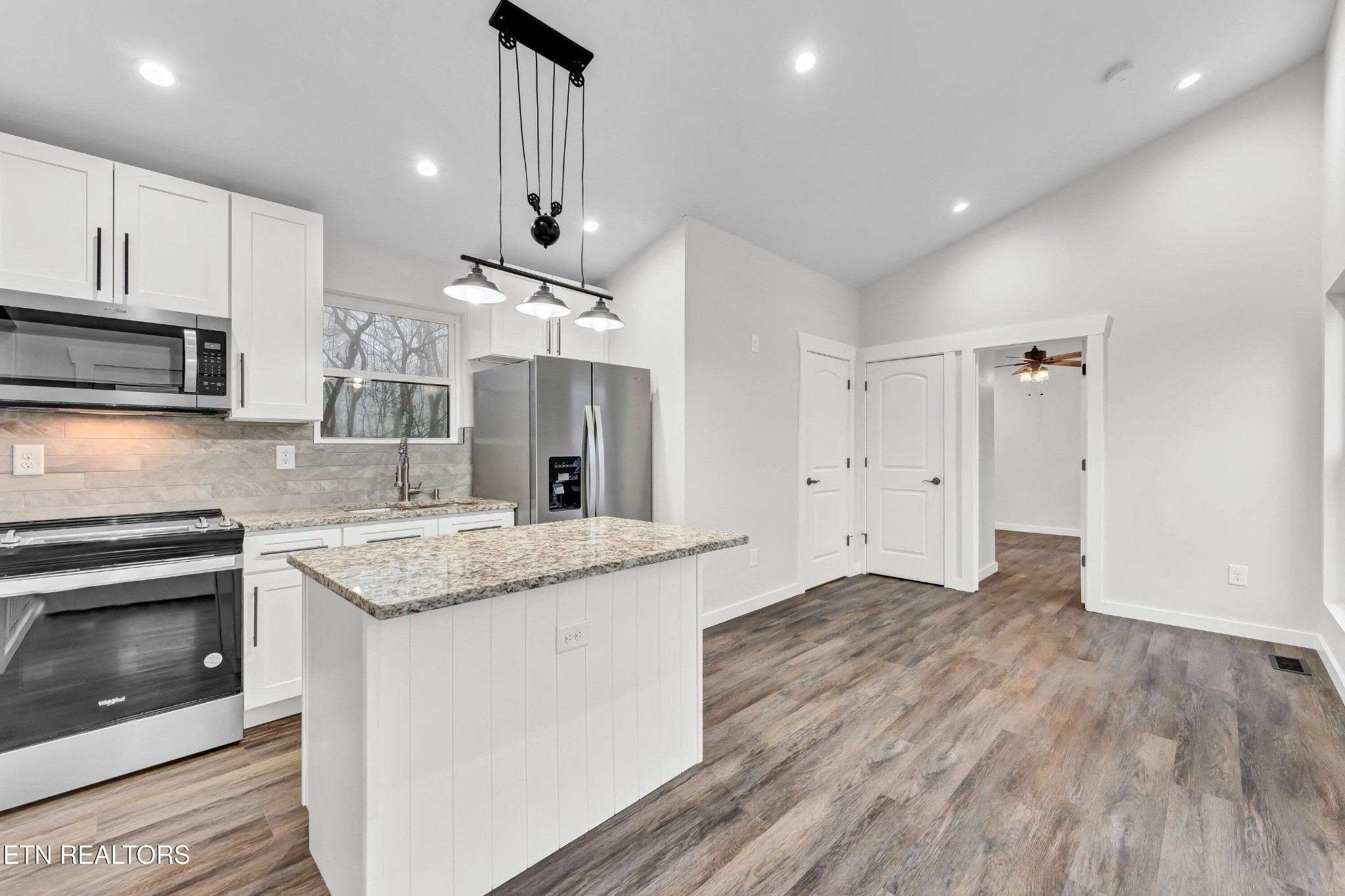 122 Warrior Lane Oak Ridge, TN 37830 - Photo 2 of 16 Gallery Image 2
