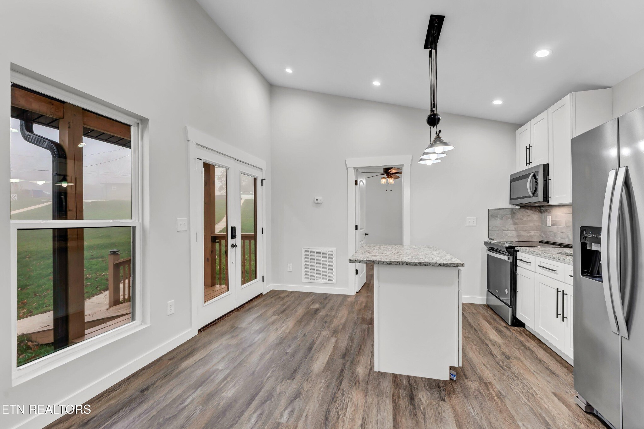 122 Warrior Lane Oak Ridge, TN 37830 - Photo 4 of 16 Gallery Image 4