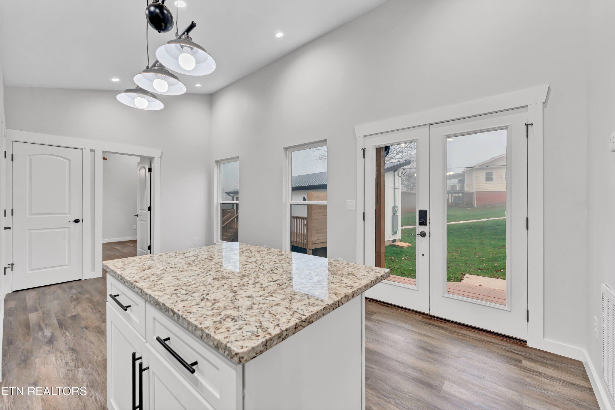 122 Warrior Lane Oak Ridge, TN 37830 - Photo 5 of 16 Gallery Image 5