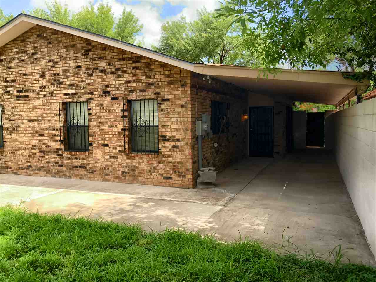 176 Arizona Loop Laredo, TX 78041 - Photo 14 of 20 Gallery Image 14