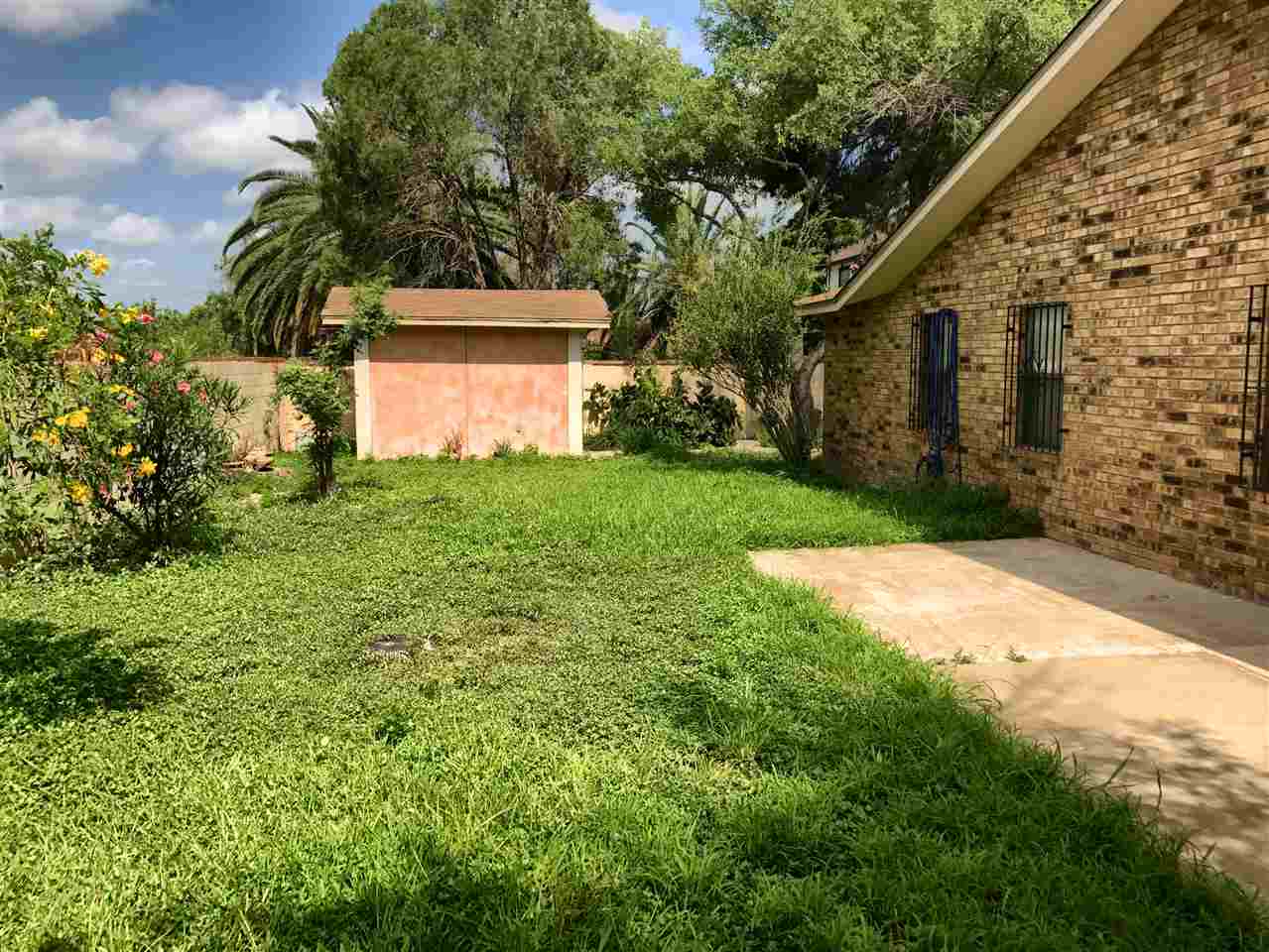 176 Arizona Loop Laredo, TX 78041 - Photo 15 of 20 Gallery Image 15